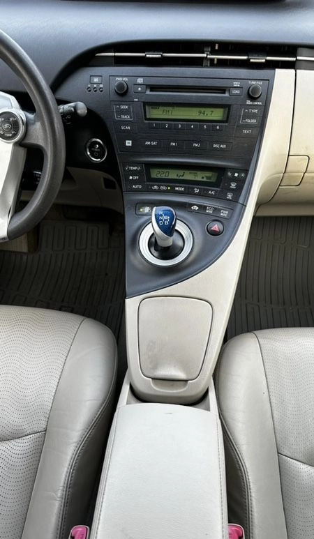 Toyota Prius cena 37770 przebieg: 224881, rok produkcji 2010 z Piaseczno małe 562